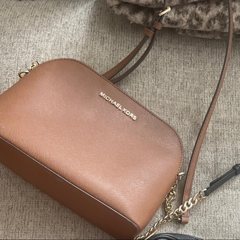 Michael Kors brown satchel bag. Great condition